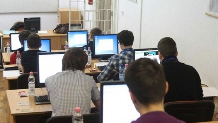 Cei 21 pentru Naţionala de Informatică