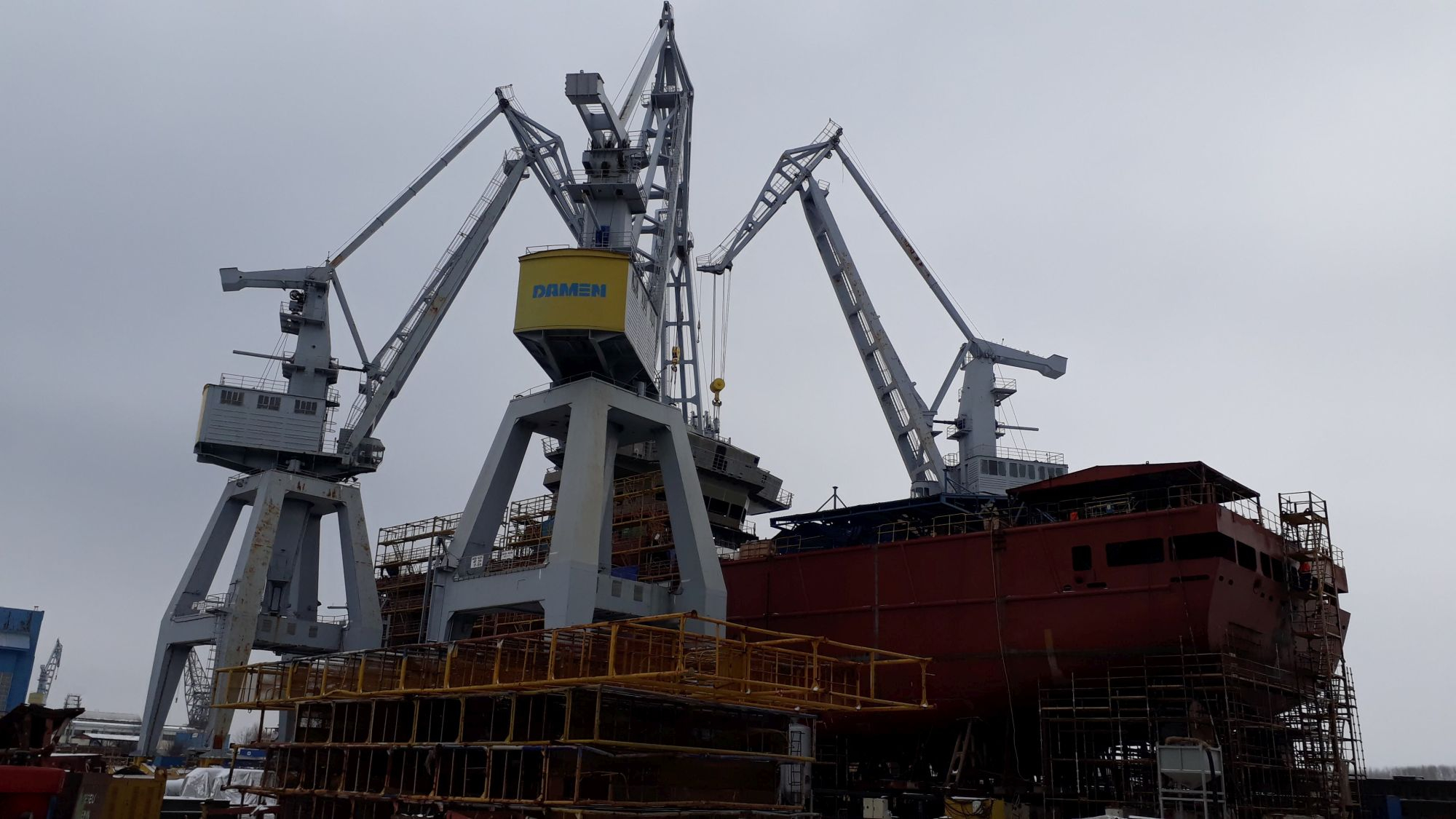 Pensionarea anticipată a navaliştilor, în dezbatere