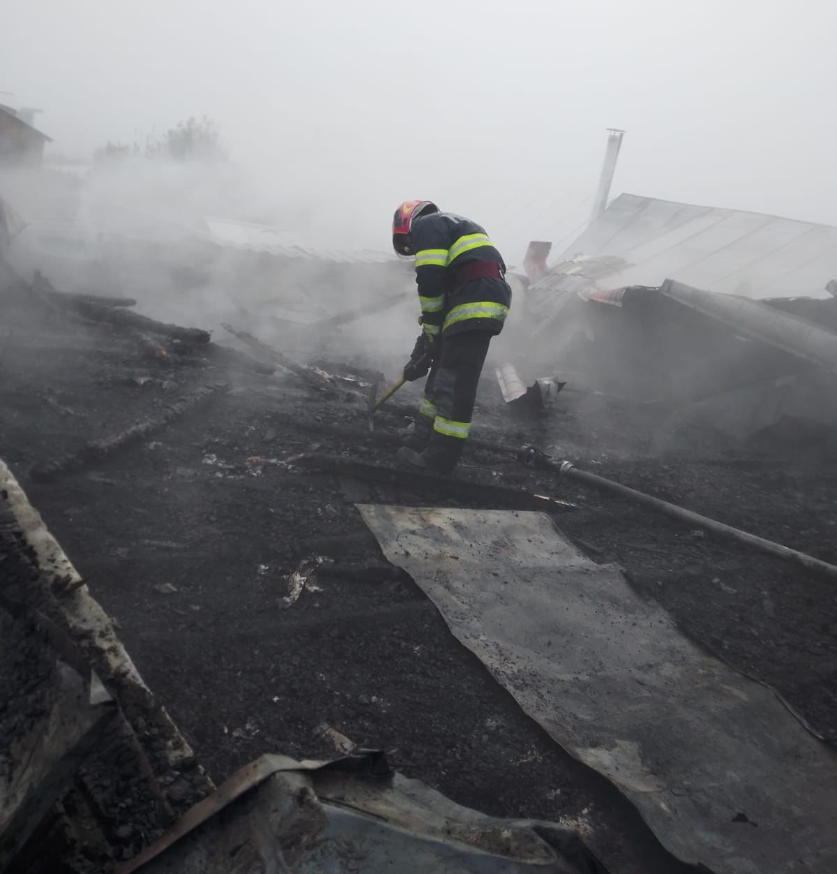 Locuință distrusă de flăcări la Furcenii Noi