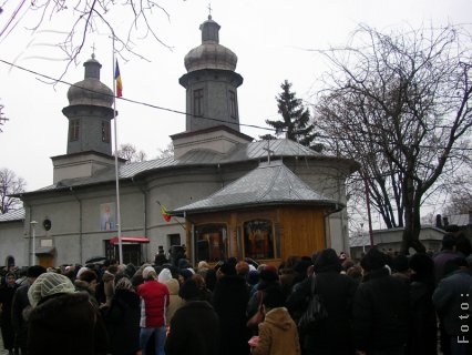 Milostenie pentru 135 de gălăţeni