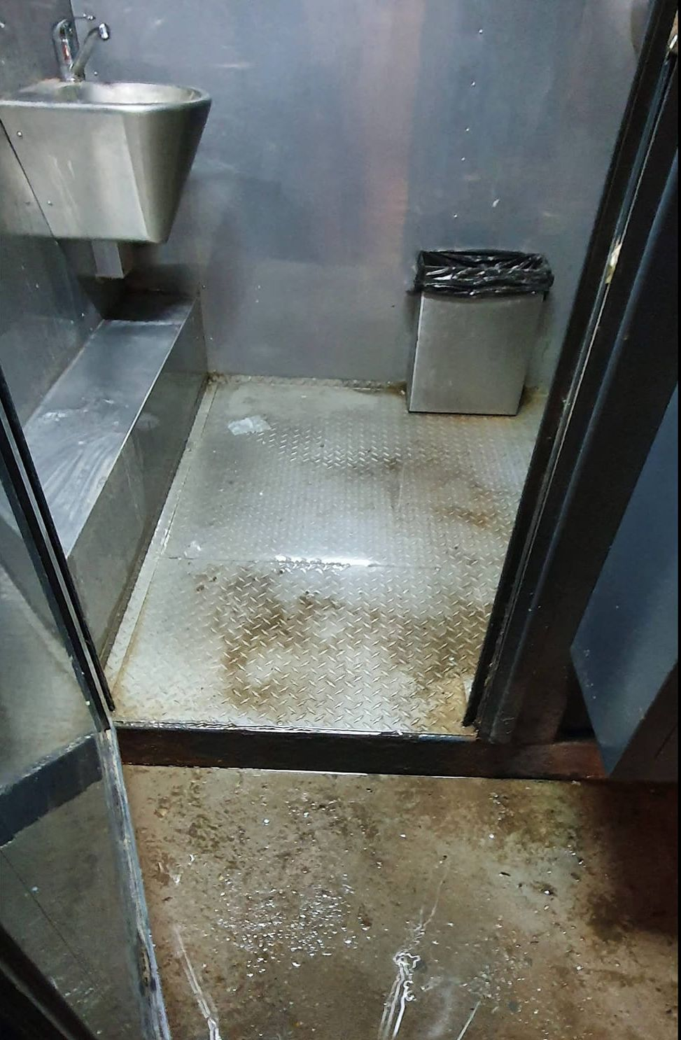 Toaletele publice din oraş, focare de infecție