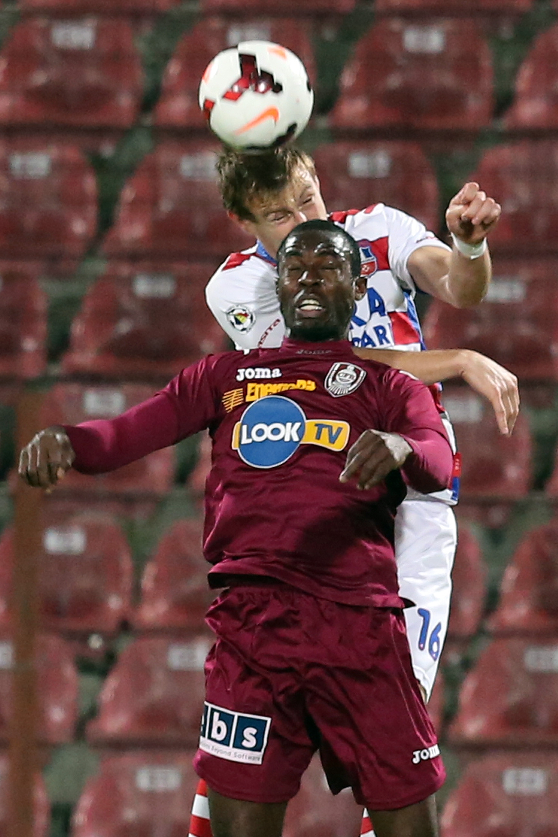 Duminică, la Galaţi, meci cu miză cât Everestul pentru Oţelul