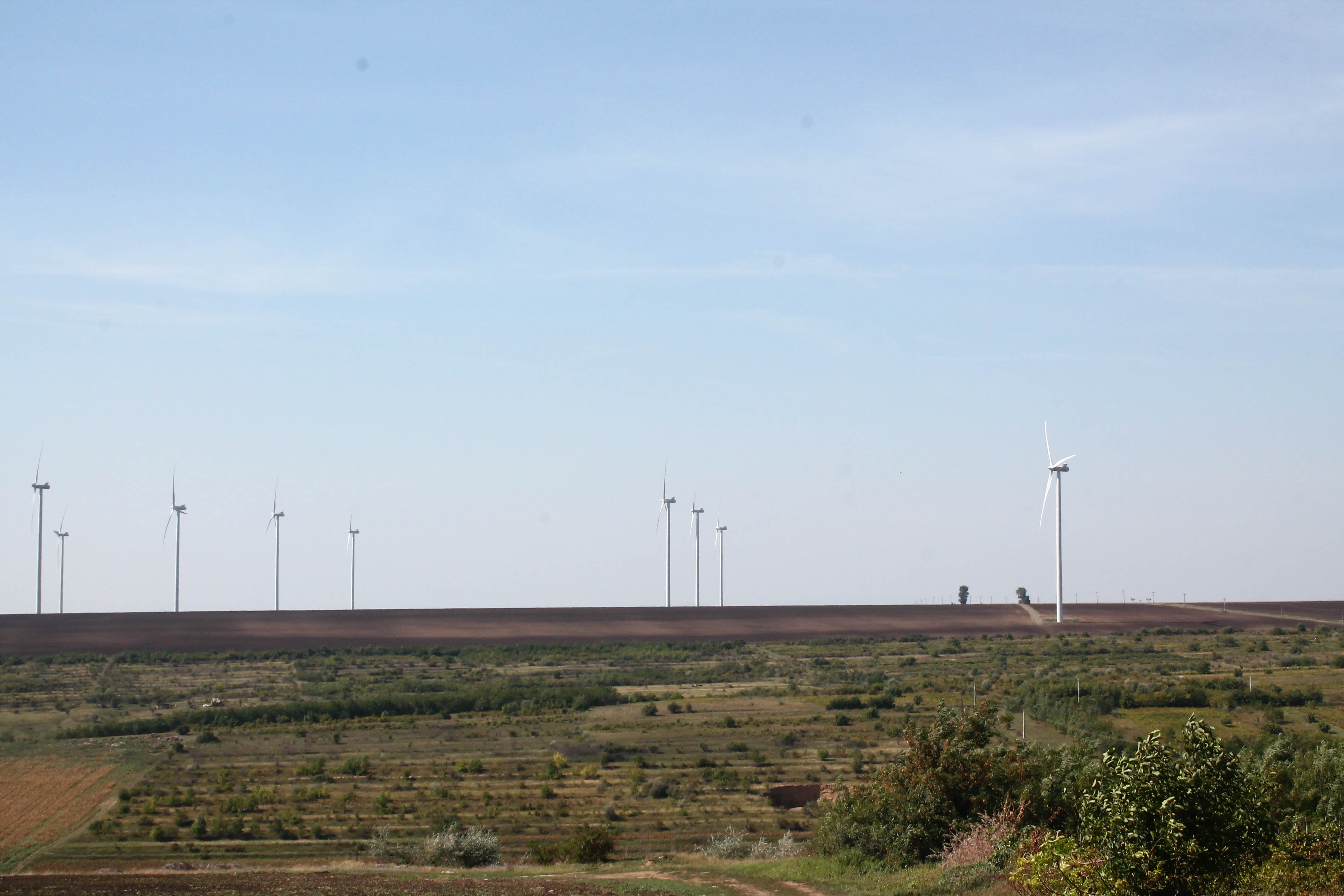 Cum a RATAT comuna gălăţeană Corni o MEGA-INVESTIŢIE din cauza INFRASTRUCTURII. Doar eolienele generează BANI LA BUGET