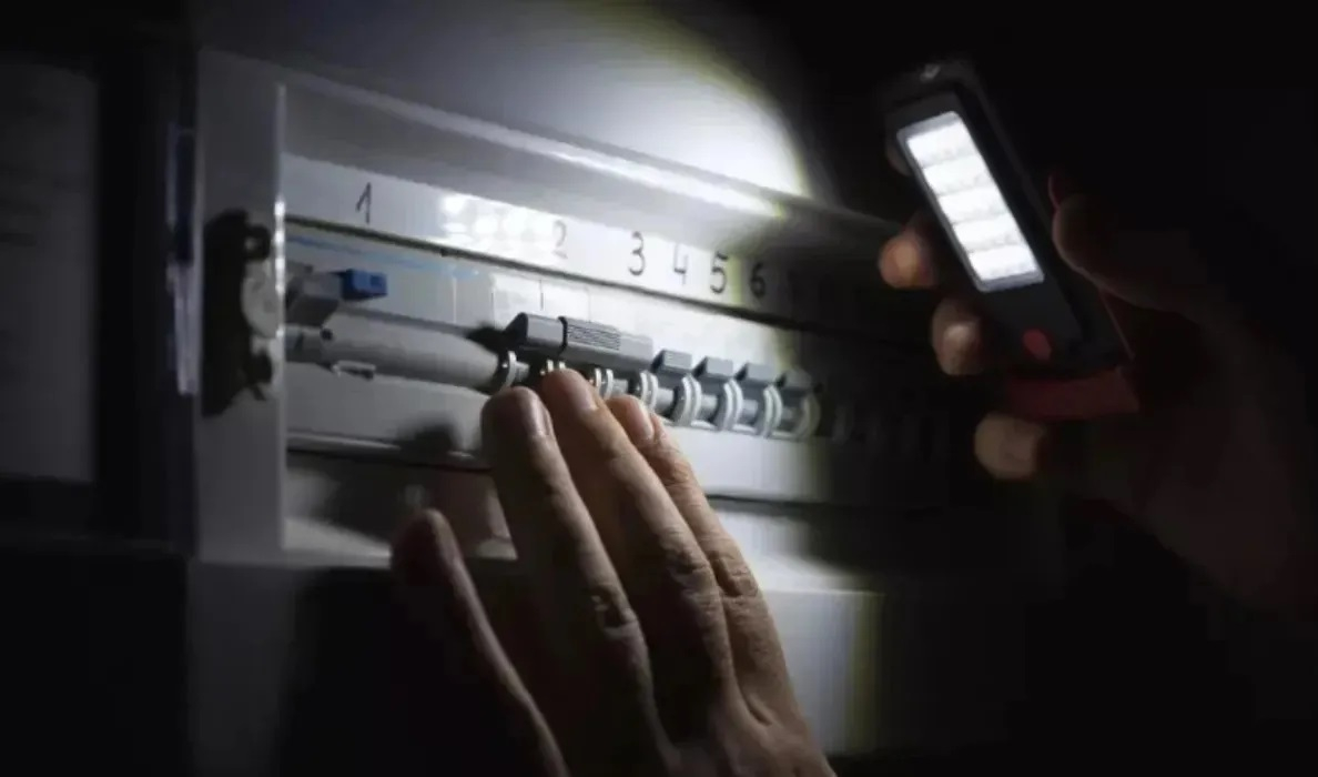 Val de întreruperi de curent în județul Galați, timp de patru zile. Zeci de străzi, instituții publice și localități, fără energie electrică
