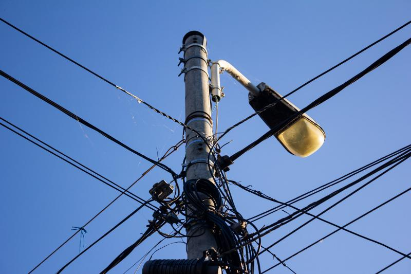 Aproape o lună pentru schimbarea a patru becuri stradale. Sesizare „dată în lucru”