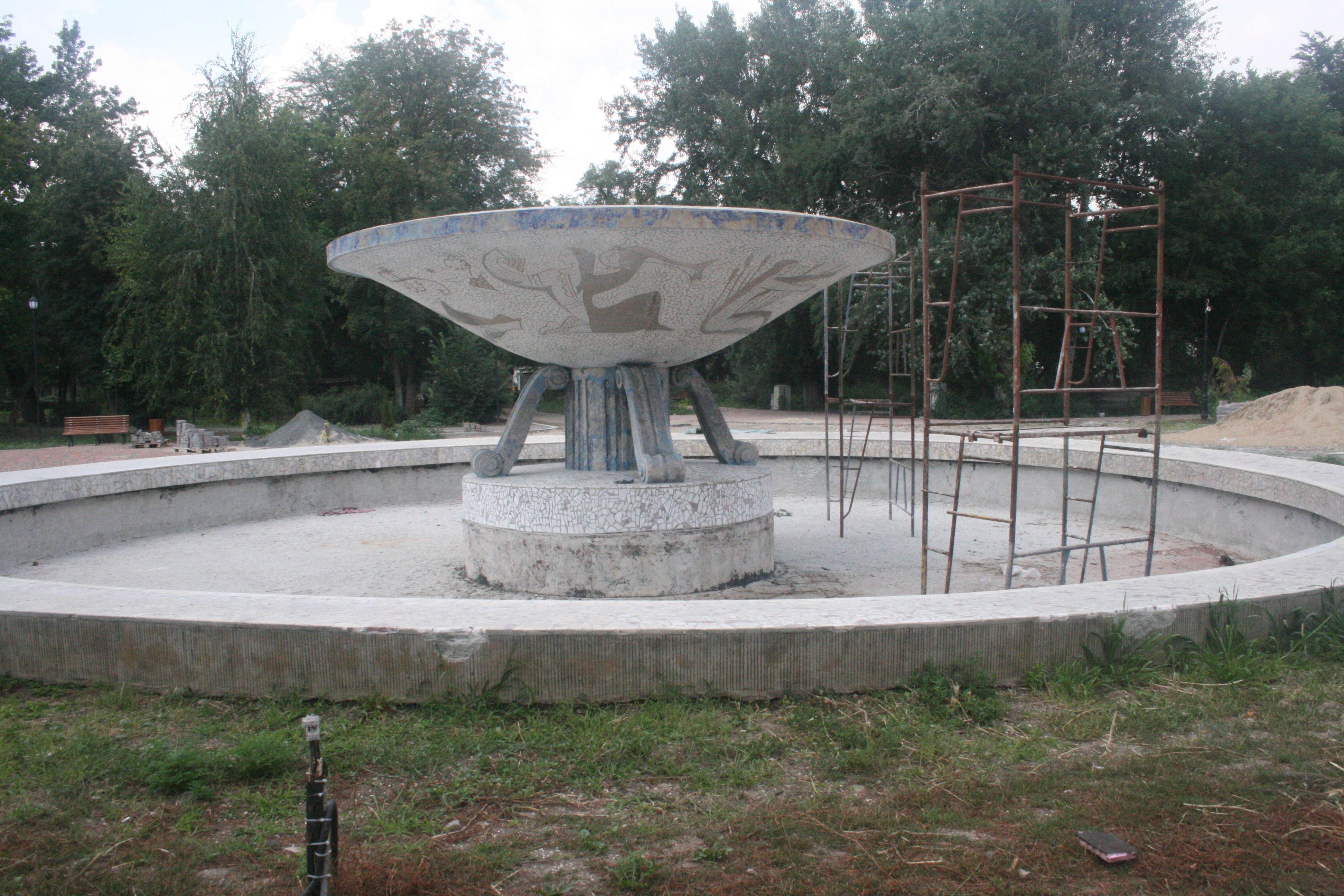 Lucrări interminabile în parcurile Galaţiului / Grădina Publică - închisă cel puţin până în toamnă