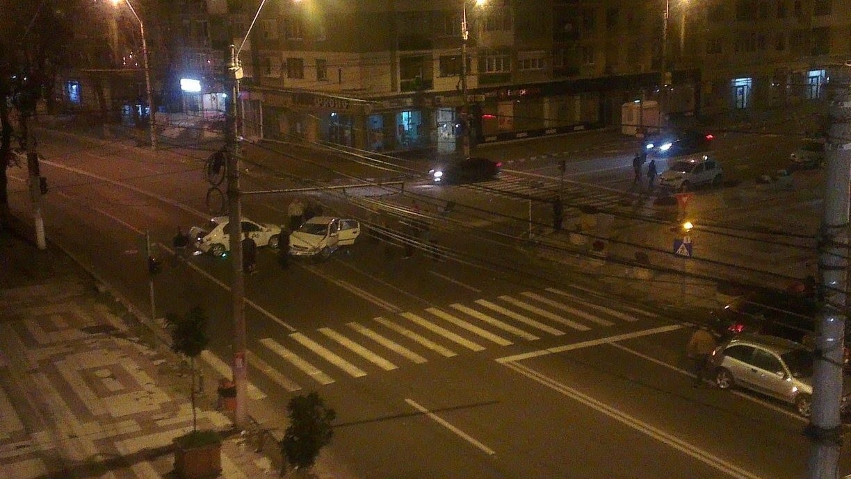 Din cauza unui şofer băut: Patru răniţi în urma unui accident rutier pe strada Brăilei