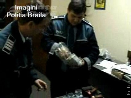 Traficanţii gălăţeni de „iarbă” – prinşi la Brăila 