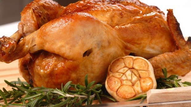 ATENȚIE! Ce organ să nu mănânci dintr-un pui cumpărat din magazin. În el se strâng hormonii și chimicalele cu care este tratat