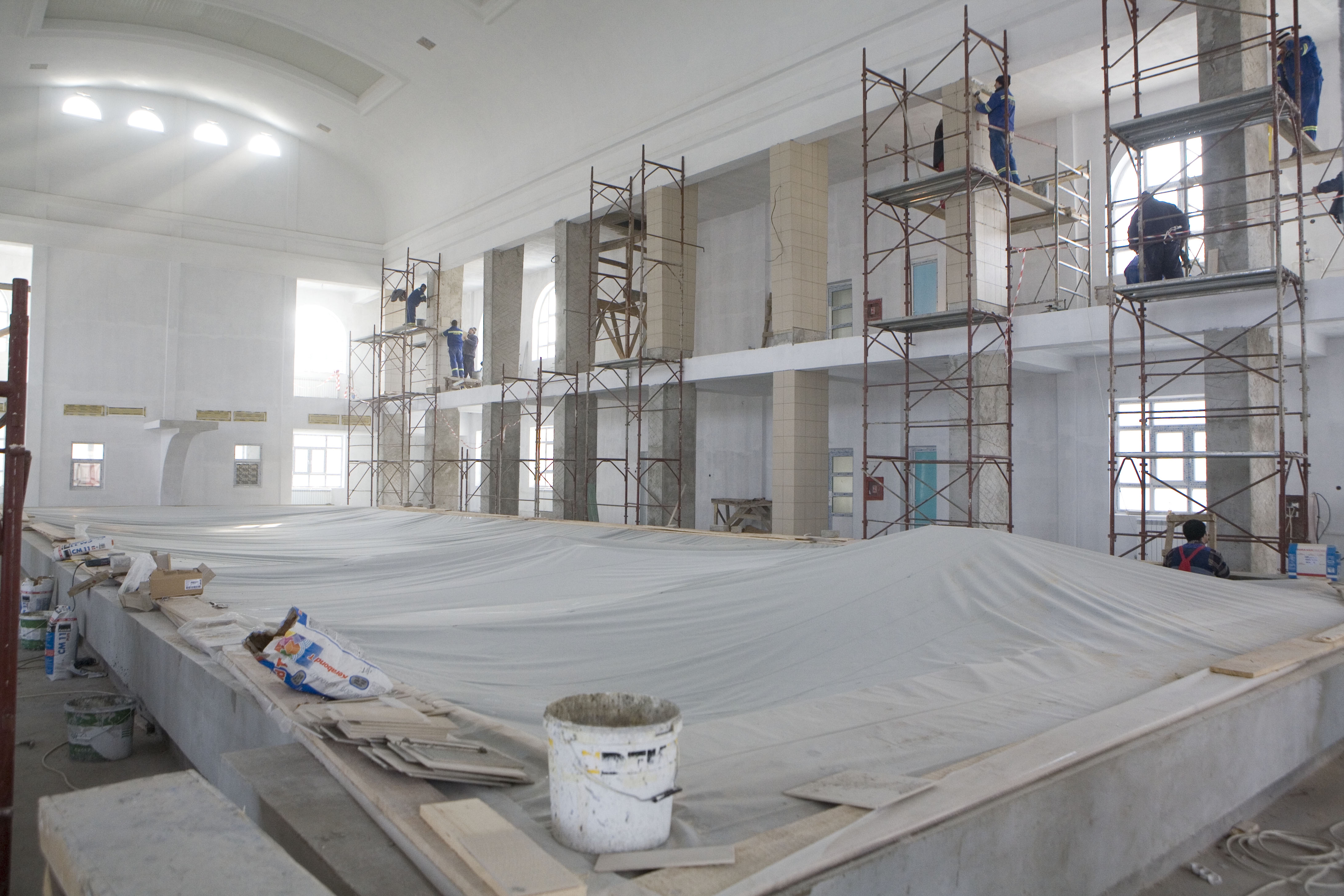 Ne scăldăm în promisiuni! - Bazinul de la Baia Comunală este în continuare închis