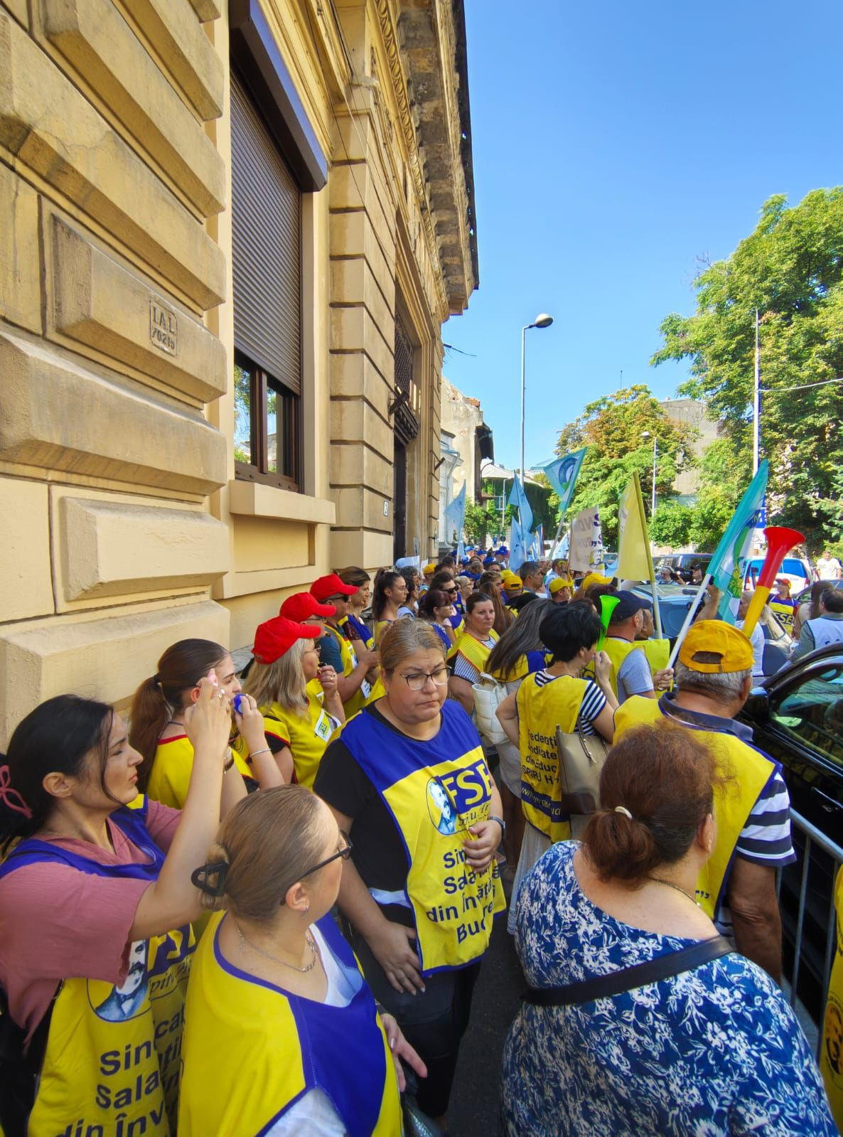 A patra zi de proteste la Ministerul Educației și Cercetării. Cadrele didactice vor demisia lui Daniel David