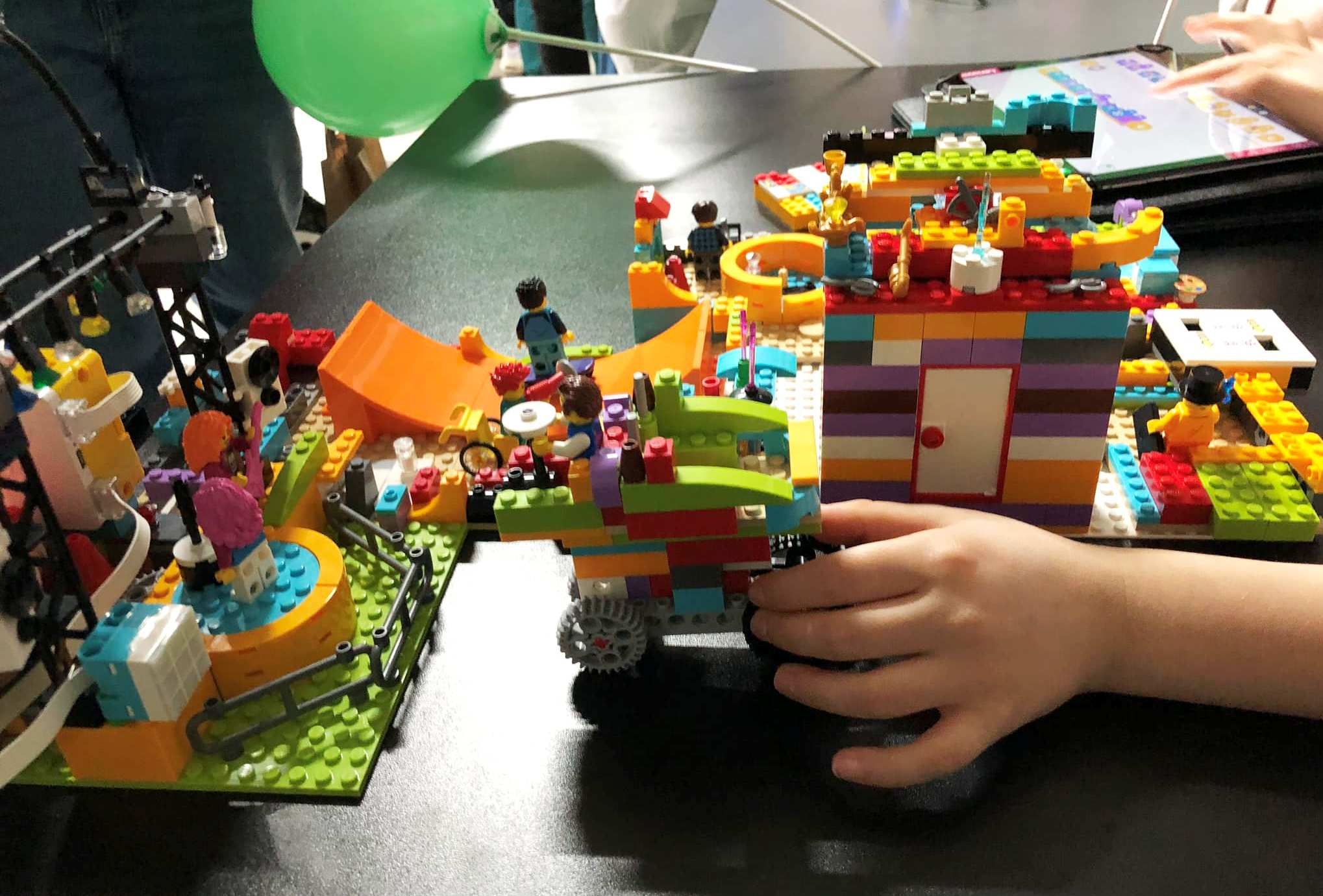 Colegiul „ Al. I. Cuza”, un hub al roboticii și tehnologiei pentru clasele primare