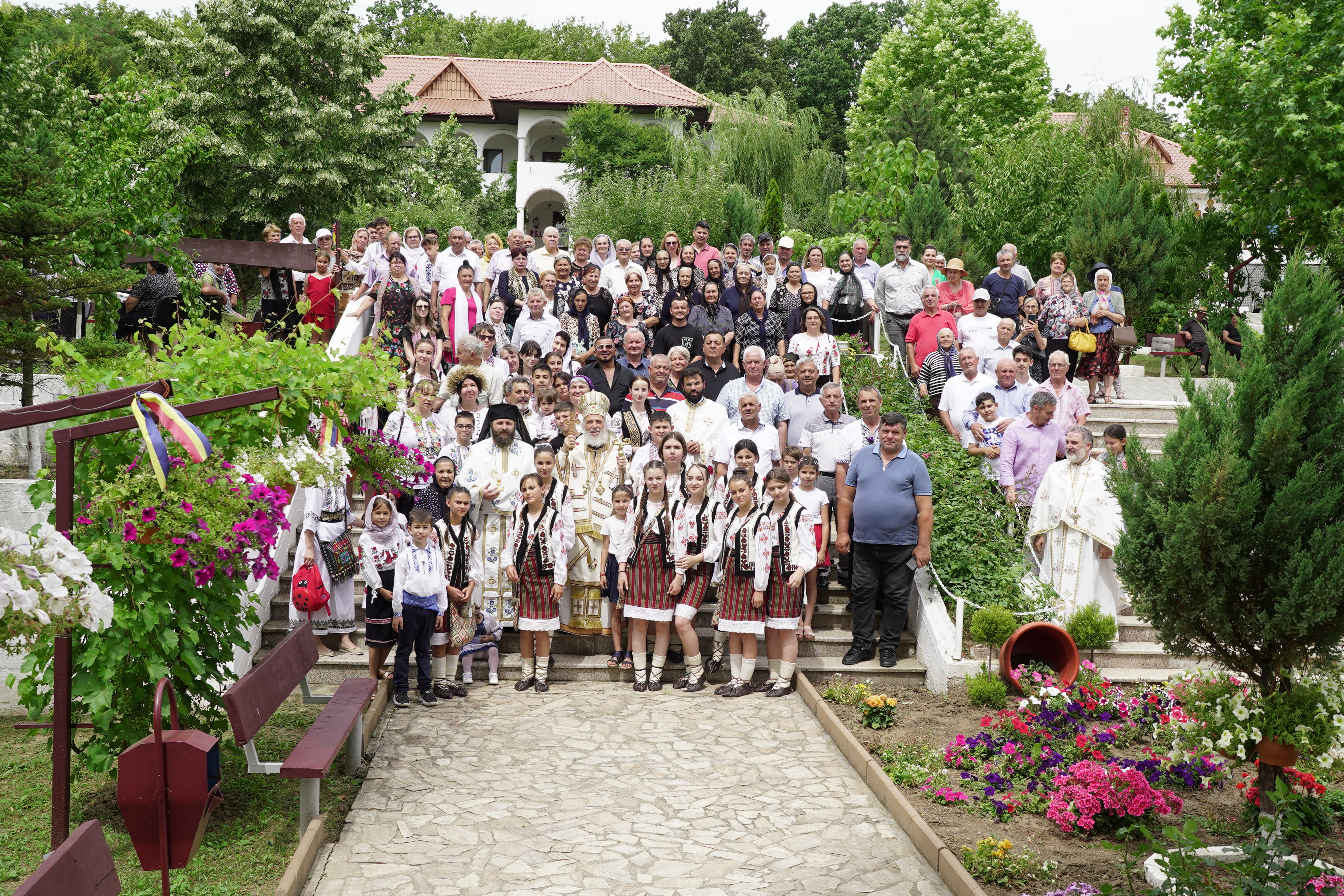 Sfântul Voievod Ștefan cel Mare, cinstit şi la Mănăstirea Toflea (FOTO)