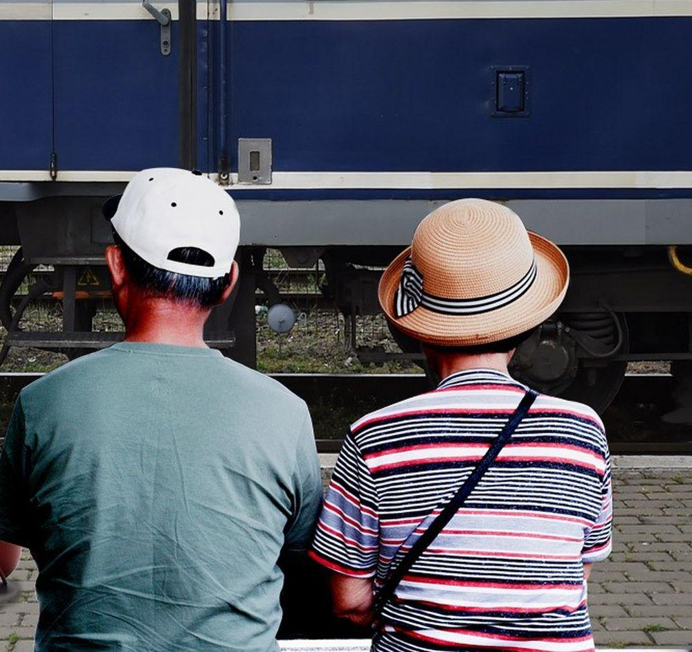 Spectacol pentru căsătoriţi şi necăsătoriţi