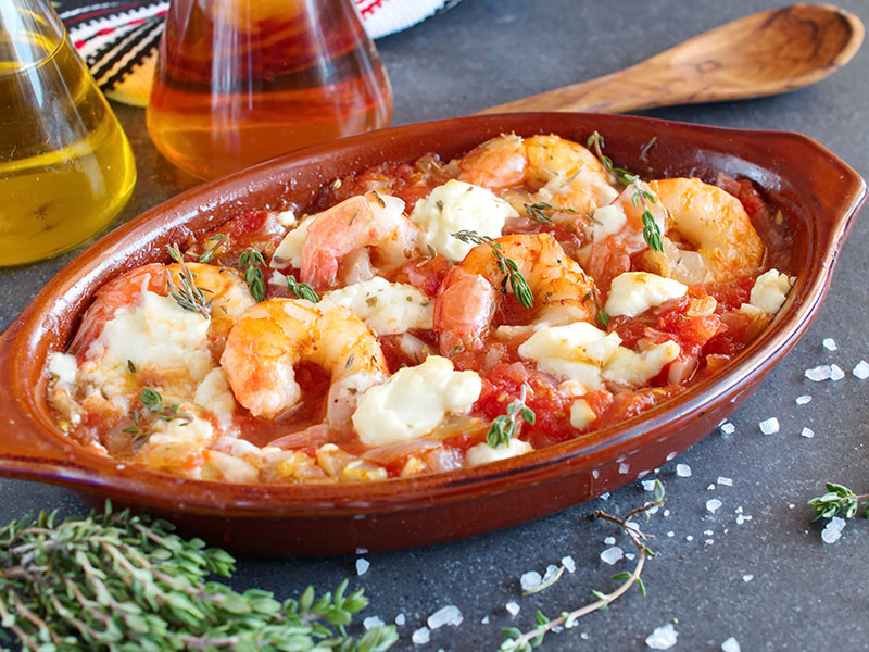 Creveți Saganaki și salată de creveți cu avocado