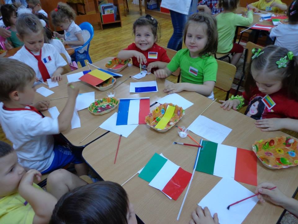 De Ziua Europei, concurs de afişe destinat elevilor