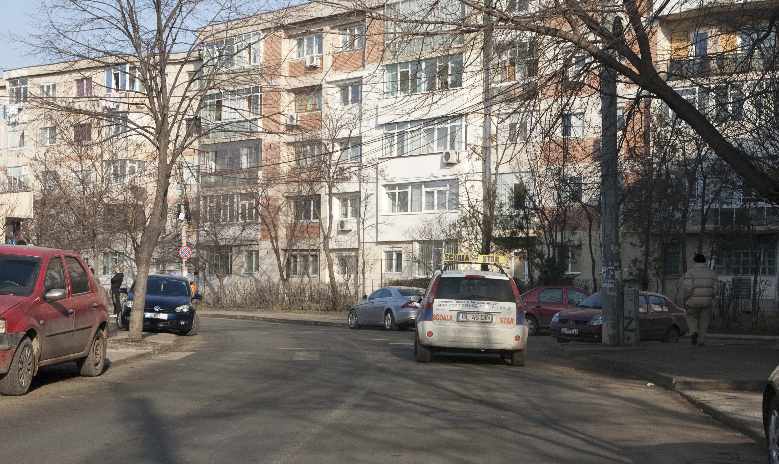 GALERIE FOTO / Capcane stradale: Trecerile de pietoni, sublime, dar inexistente