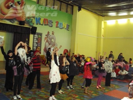 Sărbătoare pentru copii din centrele de plasament