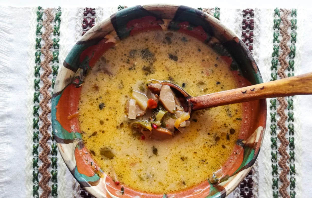 Borș de hribi, rețetă tradițională din Bucovina