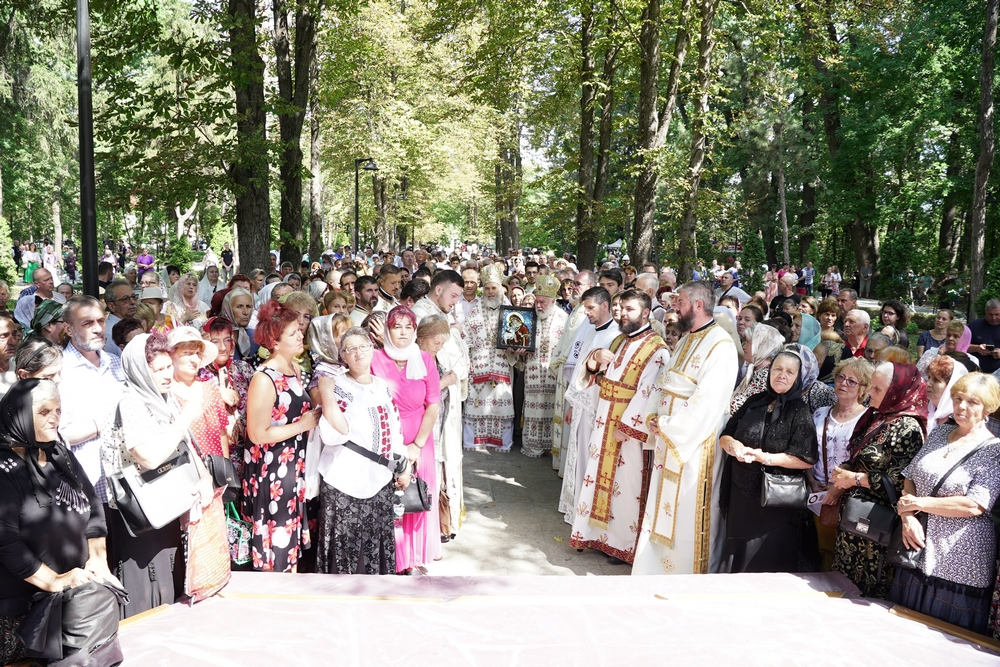 Hramul Mănăstirii „Sf. Pantelimon” de la Lacu Sărat (FOTO)