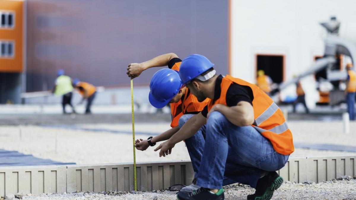 Mai puține locuințe date în folosință în primul semestru