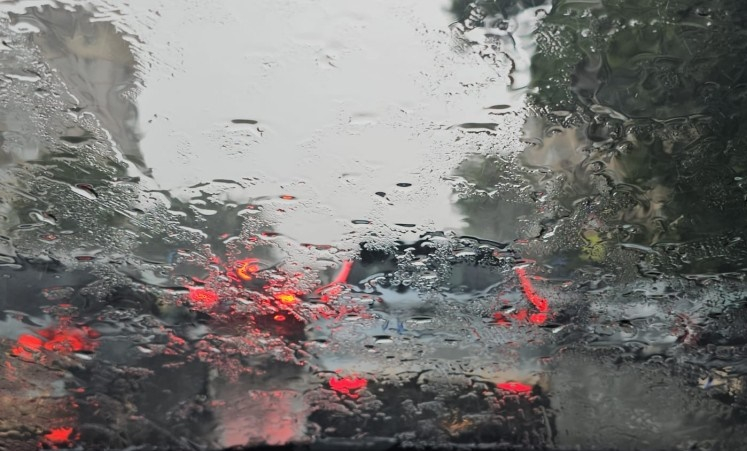 Săptămână cu vreme schimbătoare, de la ploaie la soare