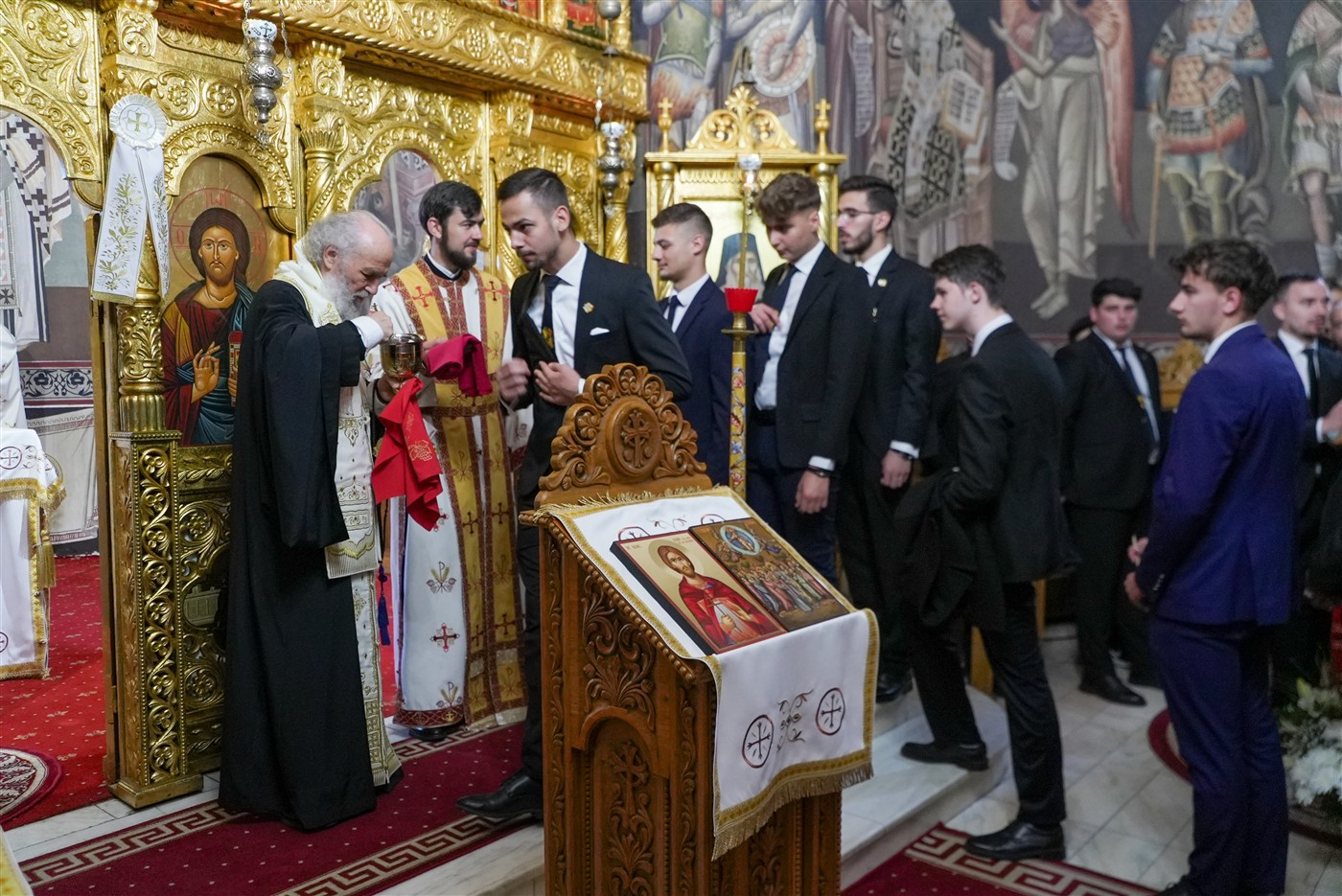 Curs festiv şi revedere după zece ani, la Seminarul Teologic