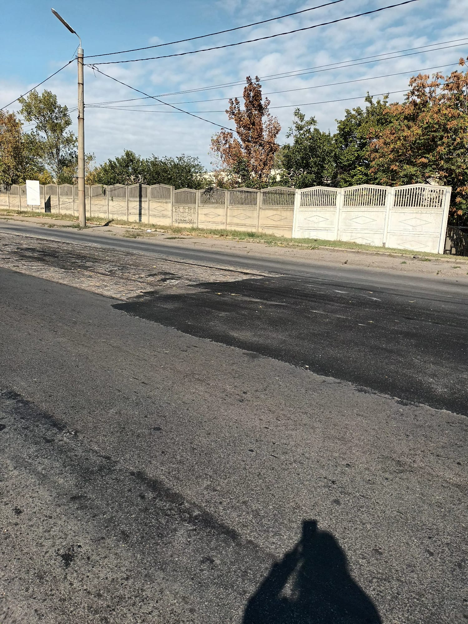 Gospodarul cu asfalt la poartă