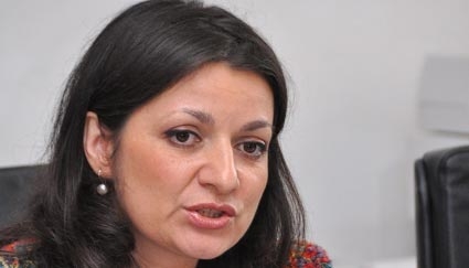 Realităţi paralele - „O ţeavă cu bani, direct de la stat la şcoală” 