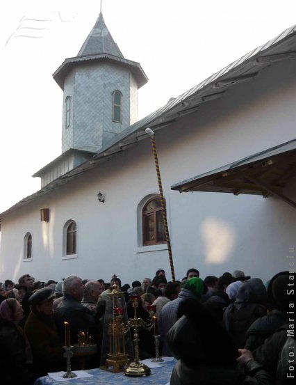 Sfinţire de altar la Biserica „Sfânta Filofteia”