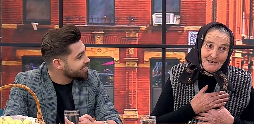 La 72 de ani, face senzaţie pe TikTok