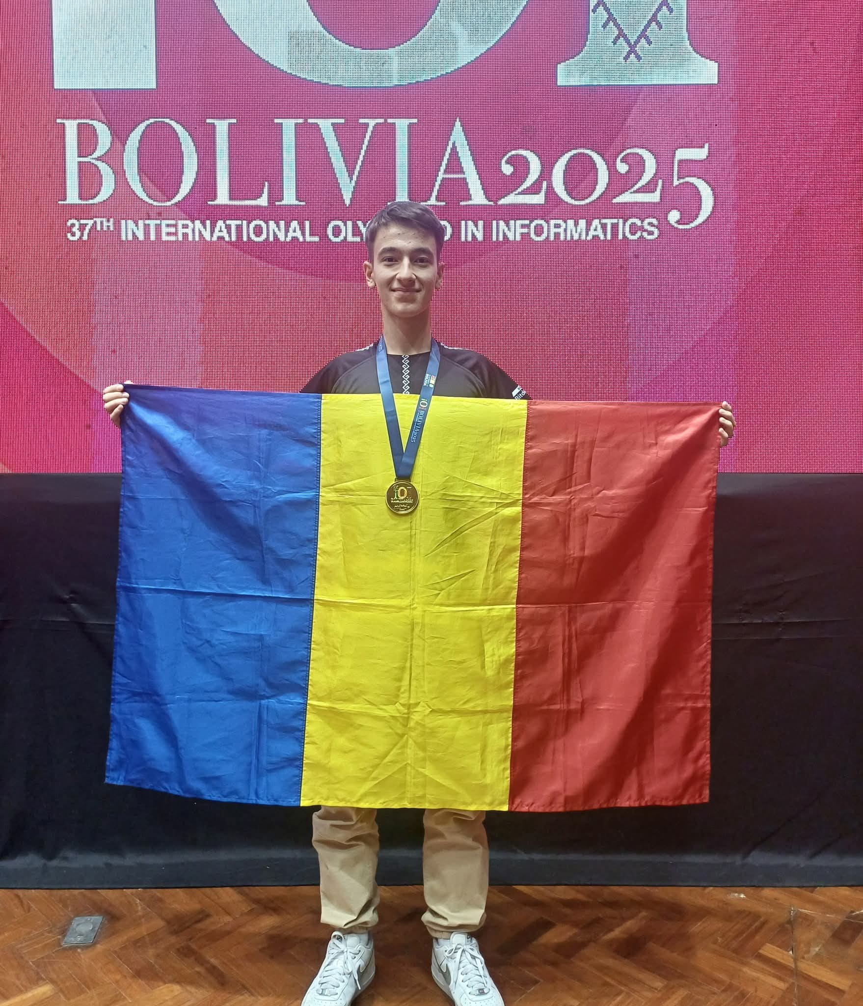 Rareș Andrei Neculau - Medalie de Aur la Olimpiada Internațională de Informatică
