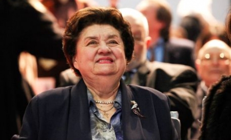 Actriţa Tamara Buciuceanu-Botez a fost decorată de preşedintele Băsescu