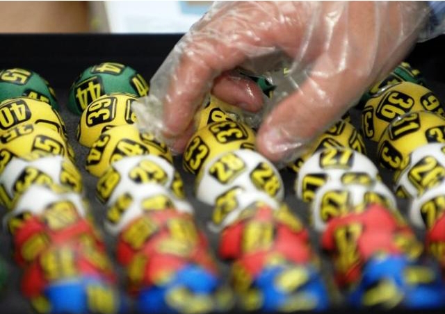 Lozul oamenilor cu bani - Află ce ar face afaceriştii daca ar caştiga la loto