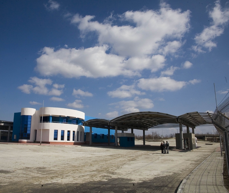 Anchetă la Poliţia de Frontieră după scandalul "Ţigareta de Galaţi"