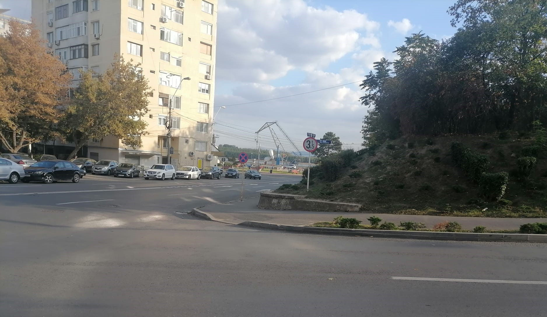 SESIZARE: Pe strada Prelungirea Traian este nevoie de o trecere de pietoni