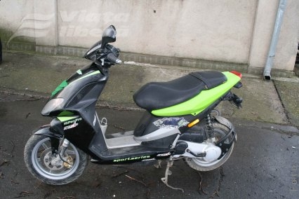 Un scuter cu mai mulţi stăpâni, oprit la frontieră