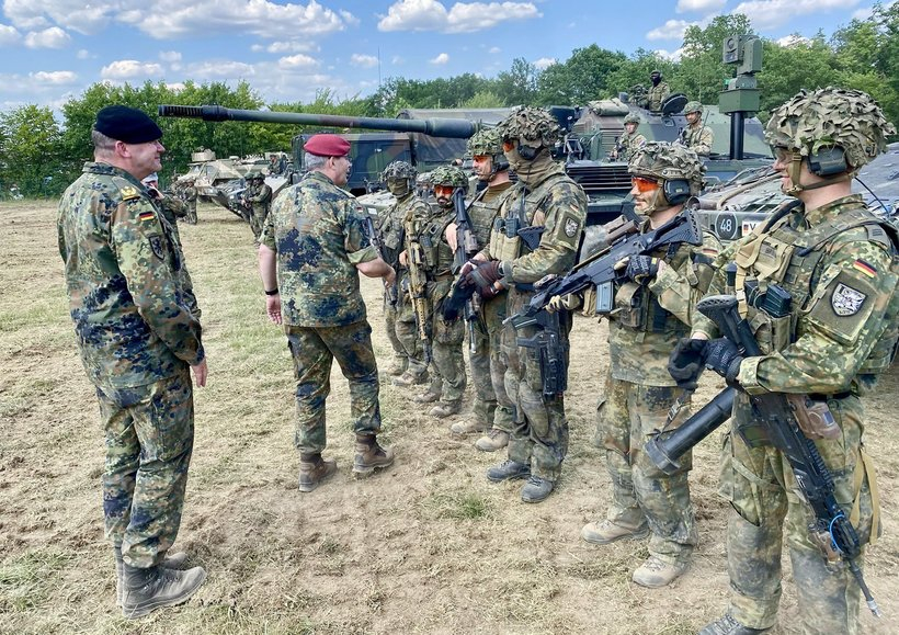 Militar împușcat din greșeală de polițiști