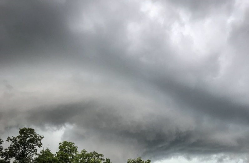 Zi de 1 Mai fără ploaie, dar cu nori