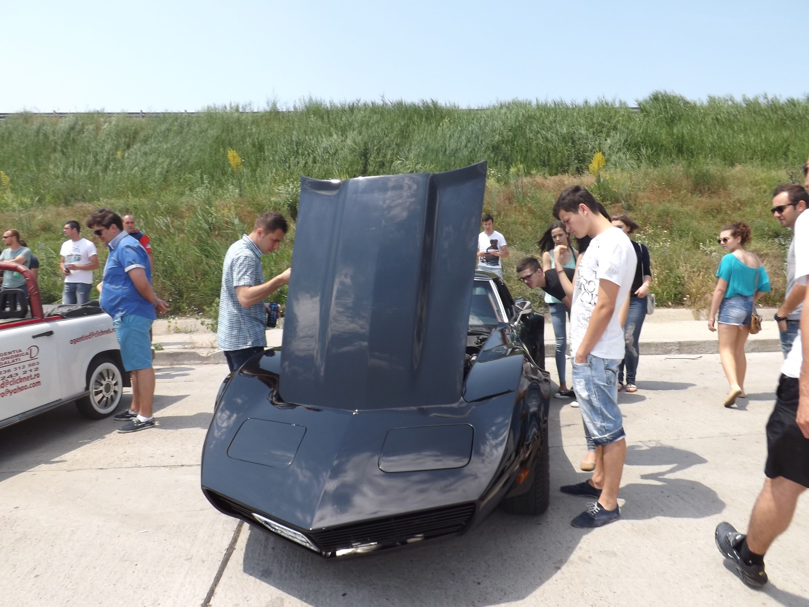 Un Chevrolet Corvette Stingray, printre vedetele expoziţiei organizate de Grupul Şoferilor din Galaţi