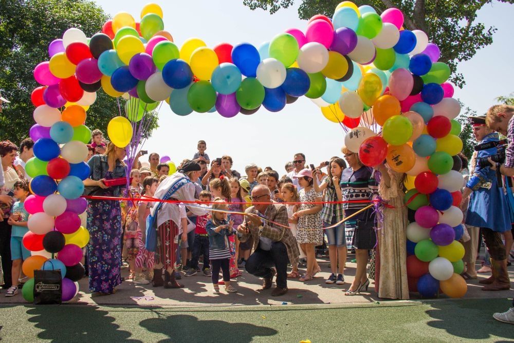 GALERIE FOTO/ Iată cum arată noile LOCURI DE JOACĂ de pe FALEZĂ