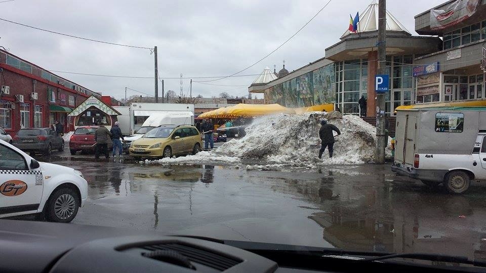 Cum se DESZĂPEZEŞTE în Piaţa Centrală