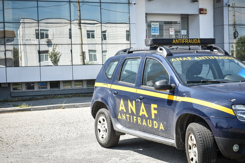 ANAF vinde prezervative, candele și capace de WC confiscate