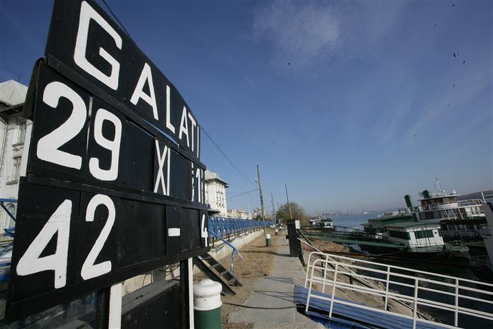 Trafic îngreunat pe Dunăre, din cauza cotelor scăzute