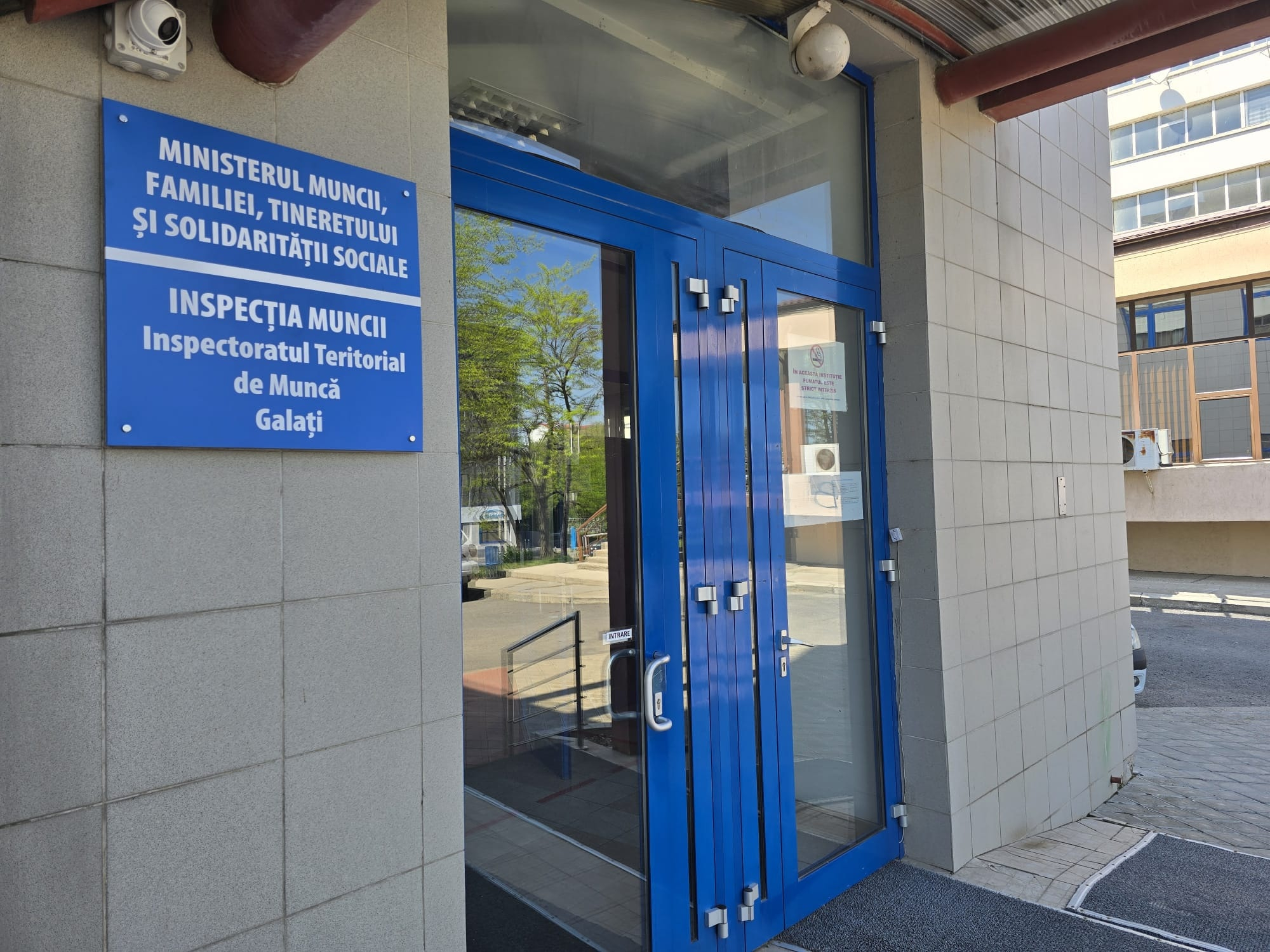 Amenzi de la inspectorii de muncă gălățeni, după controale în unități alimentare din județ