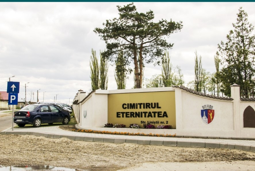 Un șofer mort de beat a intrat prin poarta cimitirului. Ce a făcut după îl costă pușcăria