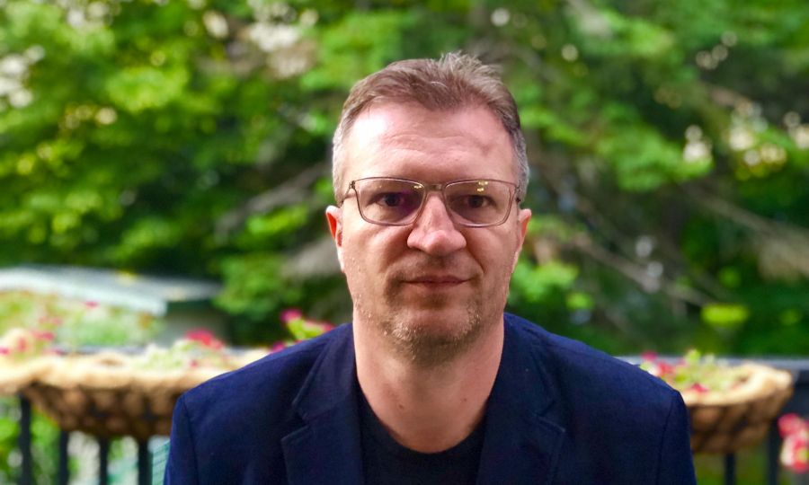 Iarba verde de acasă. Gânduri din Canada | Victoriei numărul 1