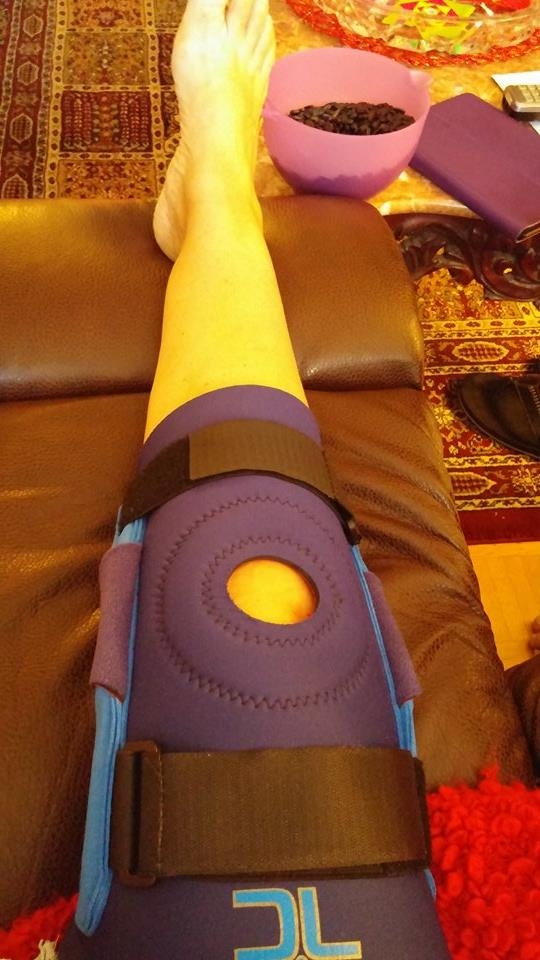 ABSURD DE GALAŢI/ Imobilizată la pat din cauza unei dale lipsă