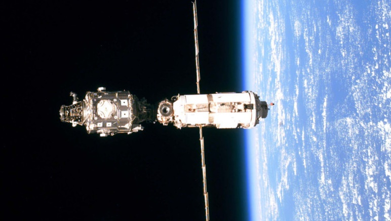 Aici „Radio Miruță FM”, transmitem prin satelit!