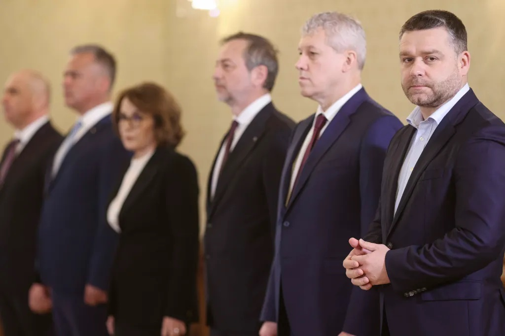 Liberalii resping alianța PSD-AUR și exclud o nouă coaliție